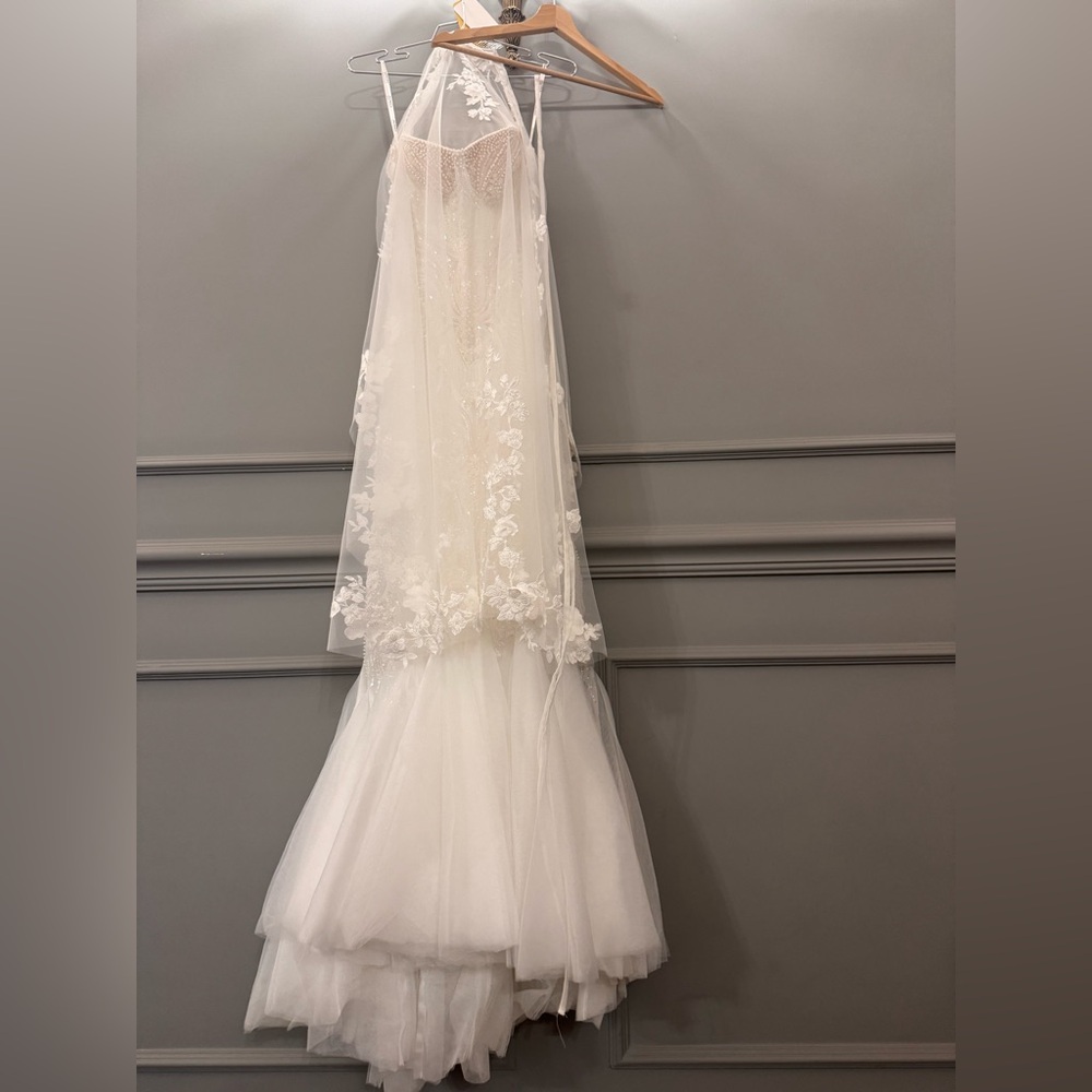 Wedding dress Hanna & Veil 9018 - Picture 5 of 7